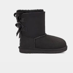 Girls UGG new without tags! Black Bailey Bow II boot size 4